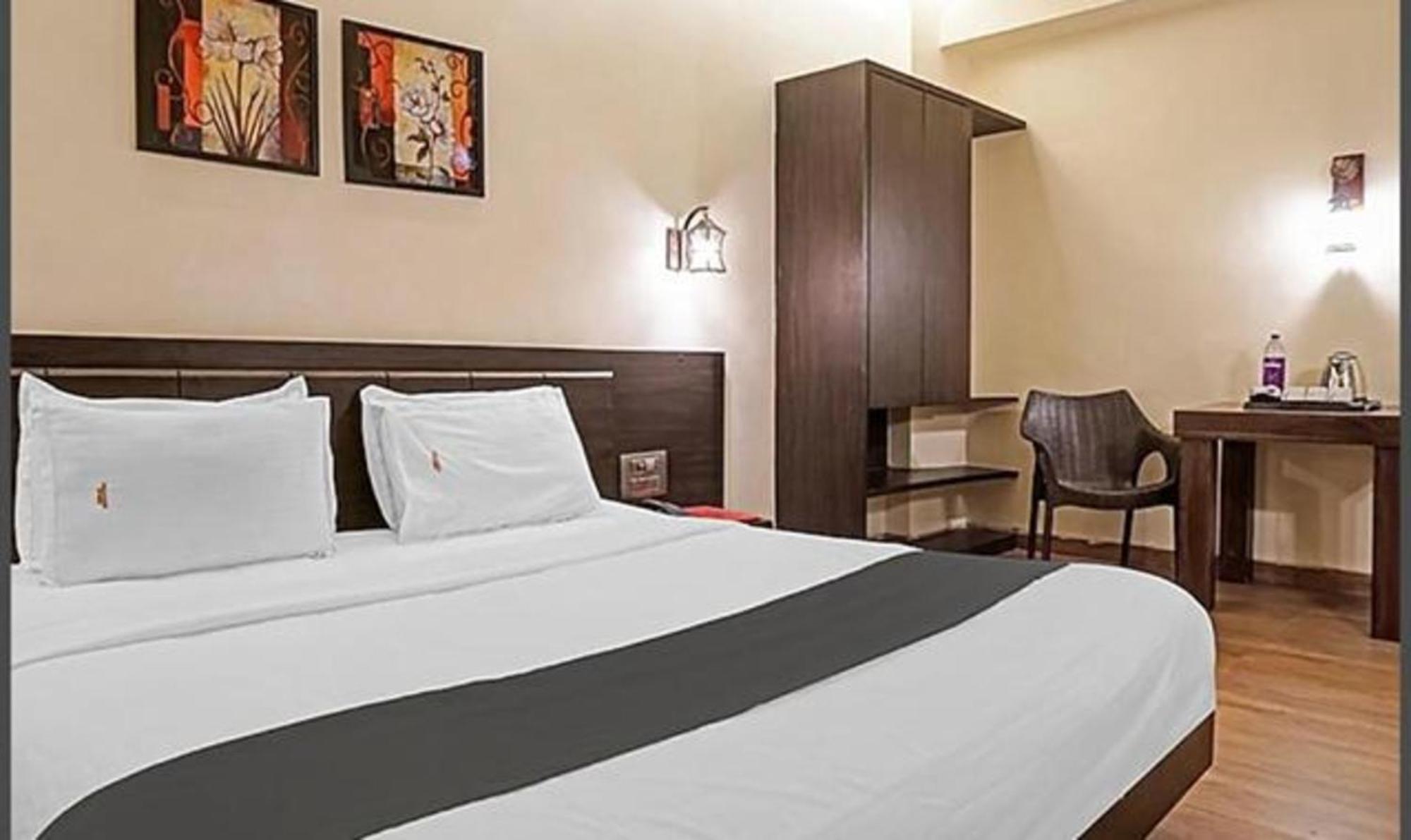 Hotel Omkar Executive Yerandwane Zewnętrze zdjęcie