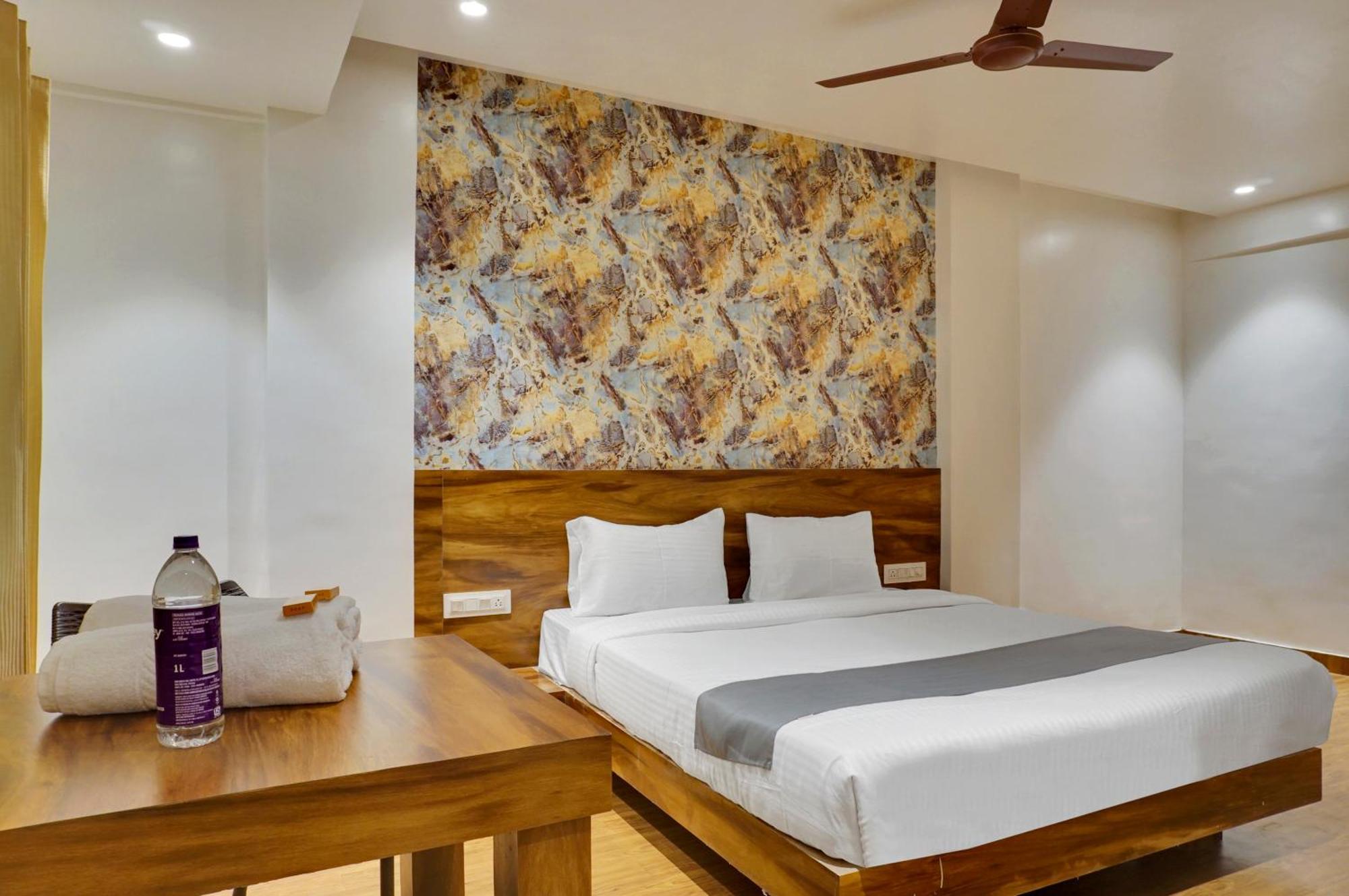 Hotel Omkar Executive Yerandwane Zewnętrze zdjęcie